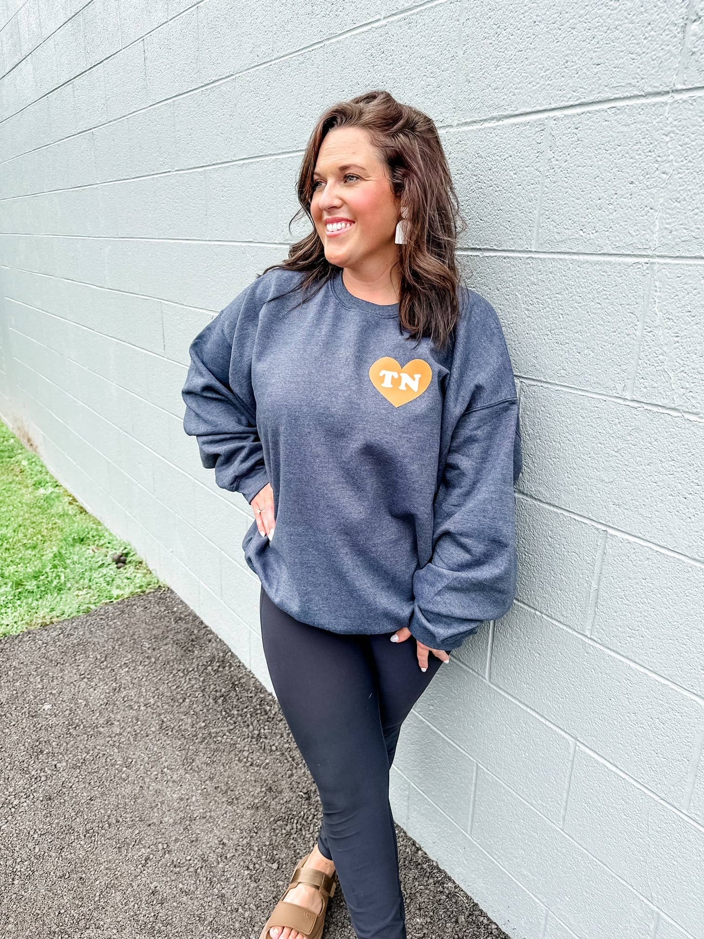 I love Tennessee-Dark Gray Sweatshirt