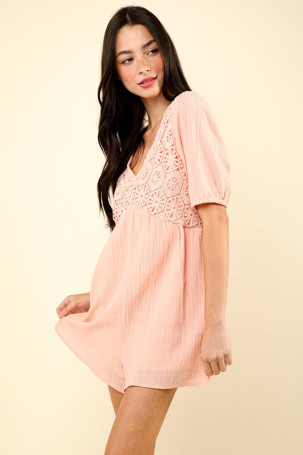 NP70387-Lace Detail Puff Sleeve Solid Woven Romper